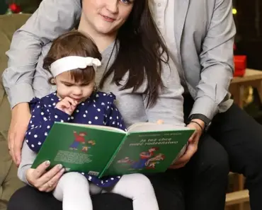 A Grandmas Christmas Choice is Making Parents Rethink Gifts
