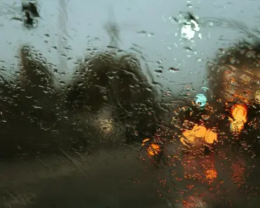 Is it Ok to Leave a Cracked Windshield Is it Ok to Leave a Cracked Windshield