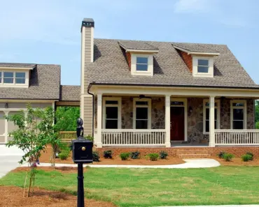 What Real Estate Agents Dont Tell You When Buying a Lake House What Real Estate Agents Dont Tell You When Buying a Lake House