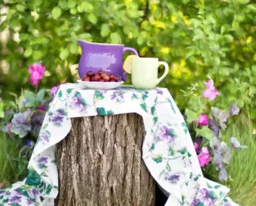 How Long Should a Tablecloth Hang
