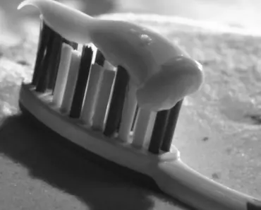 Does Toothpaste Get Rid of Blackheads