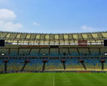 Is Stadium Swim Free for Hotel Guests