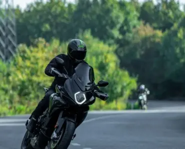 What Size Motorcycle for a 6 Foot Man