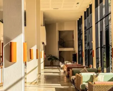 Does Portofino Bay Hotel Have Balconies