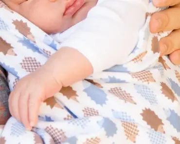 How to Safely Sleep With Baby in Hotel