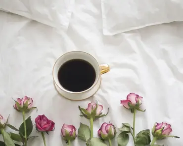 How to Set up a Romantic Bedroom for Him