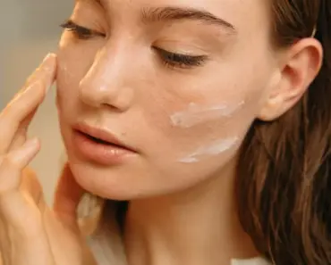 Is it Bad to Rip Out Blackheads