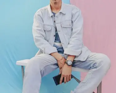5 Jeans and Birkenstock Outfits That Feel Fresh for 2026