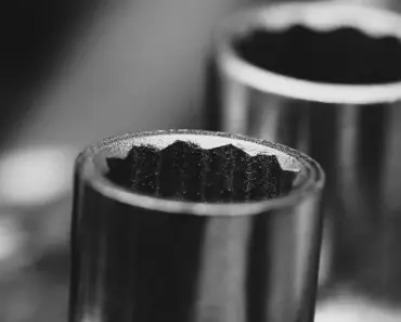 What is the Difference Between Mechanic Technician and Engineer