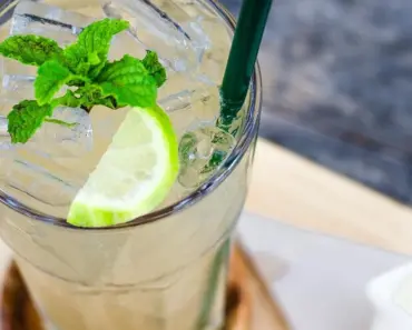 How Much Water Should You Drink a Day for Clear Skin