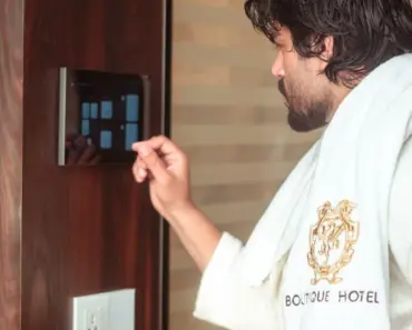 Do Nfl Players Stay at a Hotel the Night Before a Home Game