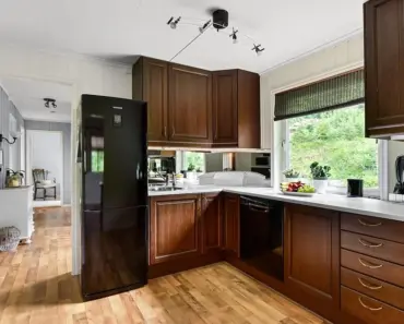 Mike Holmes Urges Homeowners to Think Twice About This Flooring in the Kitchen