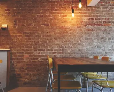 Does a Table Runner Have to Hang Over the Sides