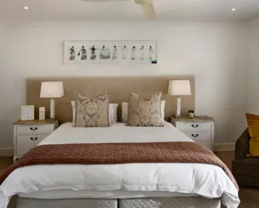 What is Hollywood Bed in Hotel