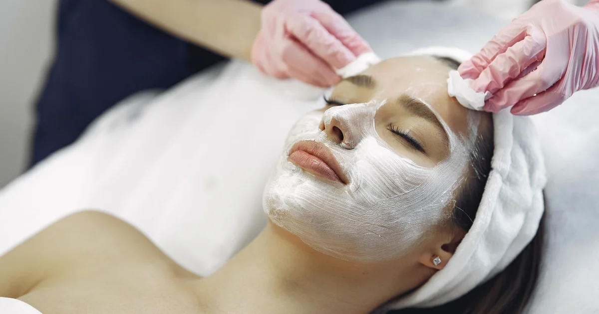 How Do You Get Rid of Big Blackheads on Your Nose facial skincare treatment