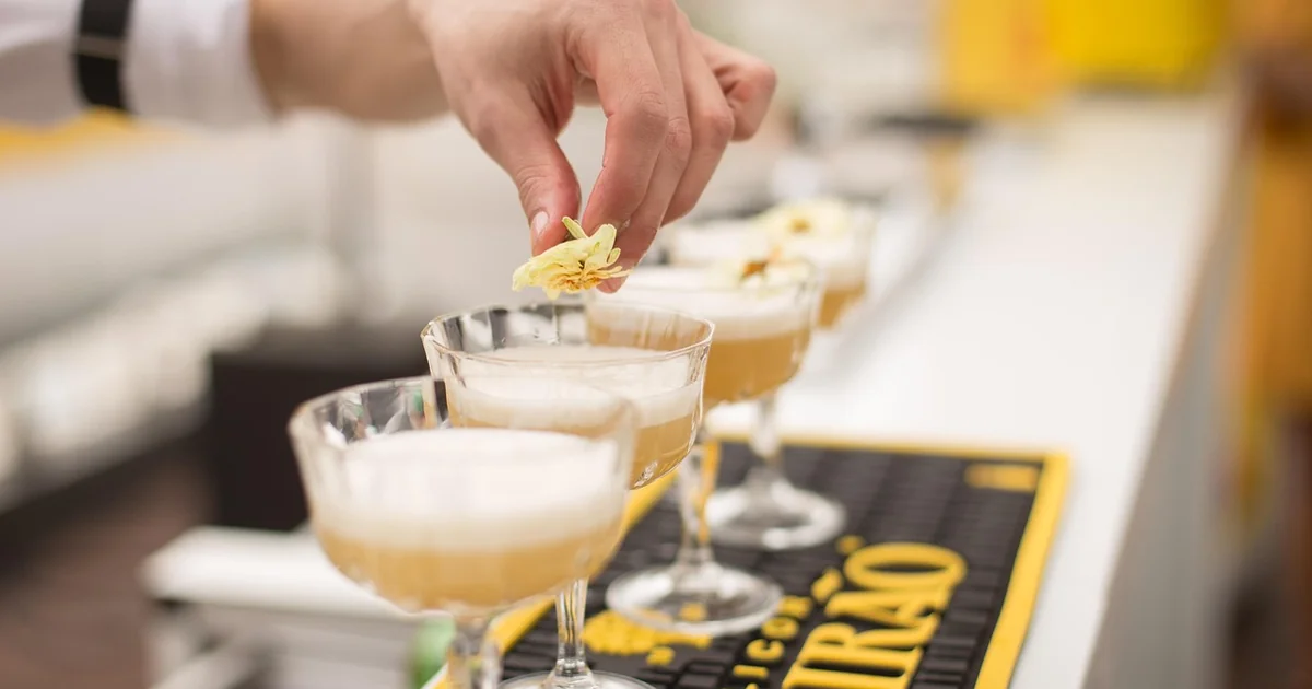 What is it Called When You Serve Drinks at a Bar serve drinks