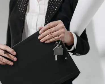 What is the Difference Between a Realtor and a Real Estate Agent Florida