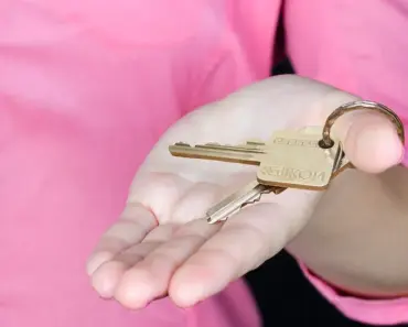 What is Realtor in British English