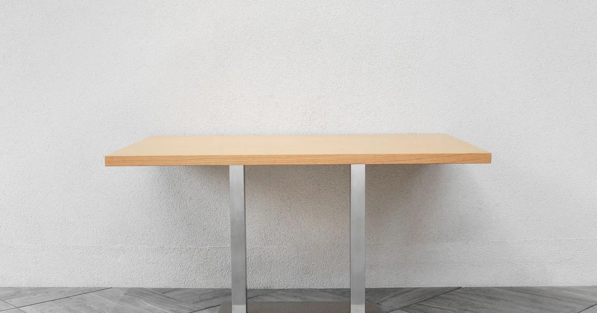 How Many People Can Sit at a 43 Inch Round Table solid wooden dining table
