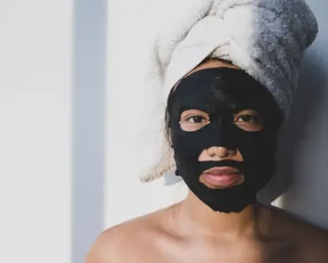 What is the Difference Between a Solar Comedone and a Blackhead