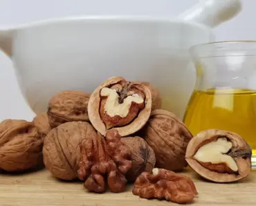 What is the Best Oil for Walnut Desks