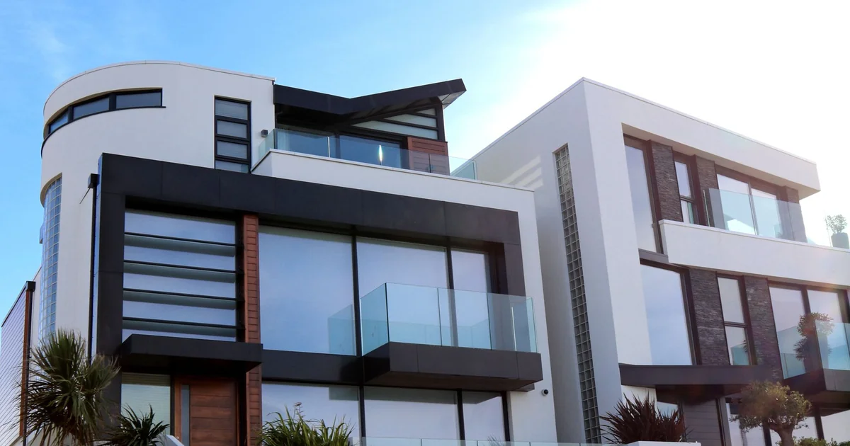 Can You Have a Real Estate License and Mortgage License in Florida luxury real estate property