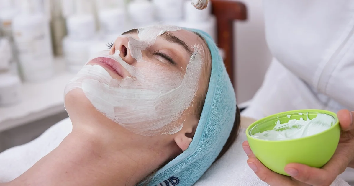 Is Hydrogen Peroxide Good for Blackheads facial skincare treatment