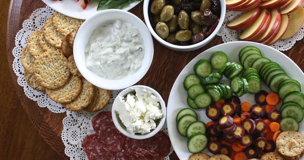 Who is the Editor of Eating Well Magazine healthy eating dining