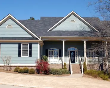 Are Attractive People Better Real Estate Agents