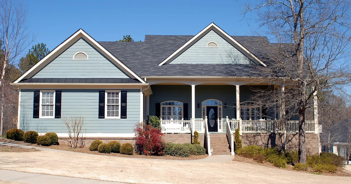 Are Attractive People Better Real Estate Agents luxury real estate property