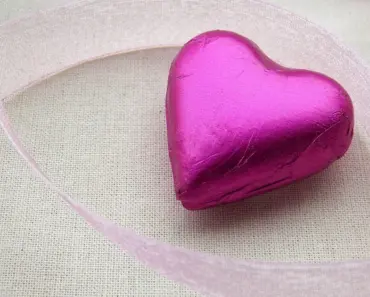 Falling in Love Changes Your Body and Brain in These Ways