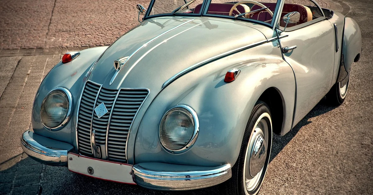 Can a Cracked Windshield Shatter While Driving car windshield replacement
