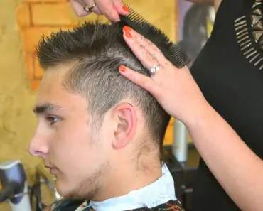 Which is Best in Layer Cut and Step Cut for Thin Hair