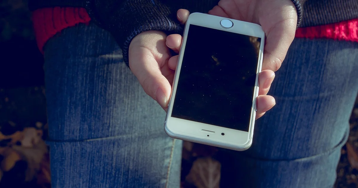 Can Someone Find Your Name With a Phone Number modern smartphone handheld screen