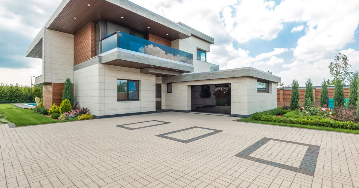 How Much Should I Counter Offer on a House beautiful modern house exterior