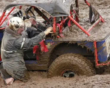Do Ford Nascars Have Ford Engines