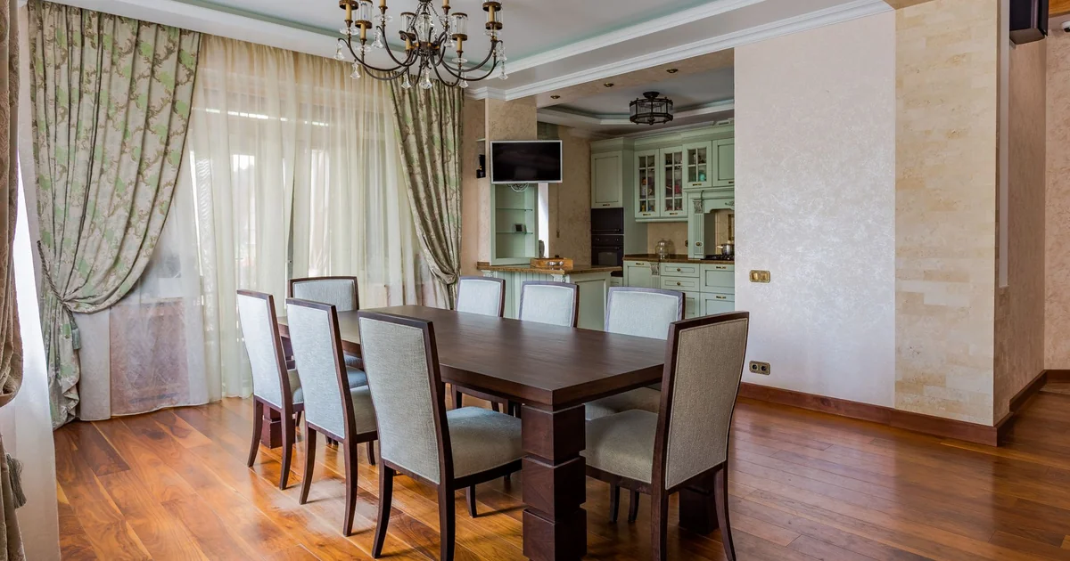 How Do They Do a Tilt Table solid wooden dining table