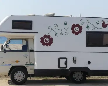 Can You Live in an Rv Without Hookups