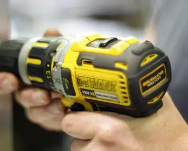 What is Better Milwaukee or Dewalt
