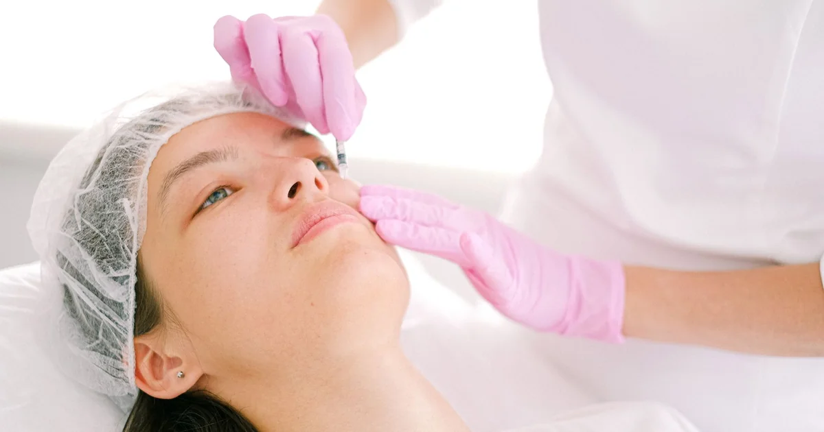 What is the Best Product for Open Comedones facial skin treatment clinic