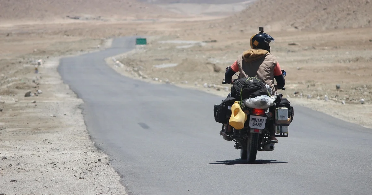 What is the 4 Second Rule for Motorcycles motorcycles touring road