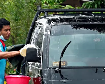 How Can I Wash My Car in the Winter Without a Hose