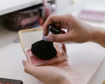 13 Liberating Strategies to Break Free from Self-Consciousness and Erythrophobia Forever