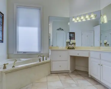 Tips For Creating a Modern Family Bathroom Design