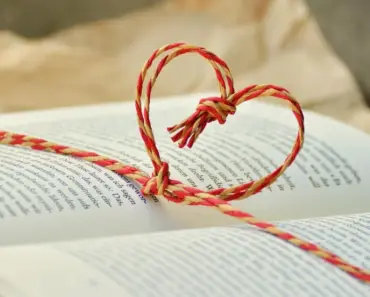 5 Surprising Gifts Book Lovers Secretly Want But Don’t Ask For
