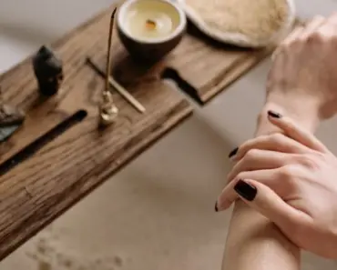 All the Best Polishes to Get the ‘Bubble Bath’ Manicure, According to a Beauty Editor