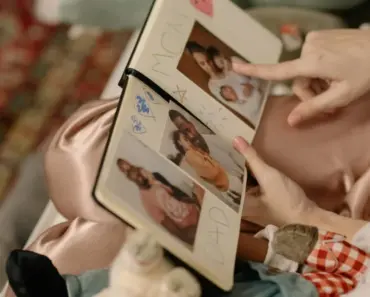 5 Creative Ways You Can Preserve Memories Of Your Parents *Now* For You & Your Kids