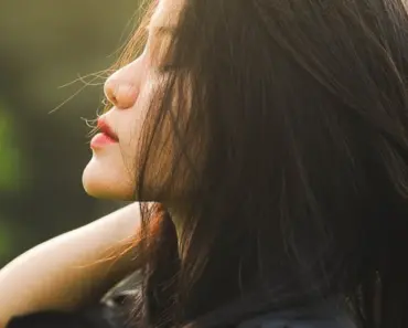 10 Ways to Make Your Spring Basics Into Chic Outfits