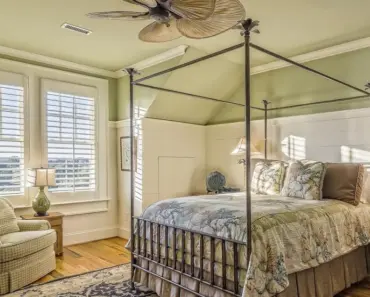 What Size Rug Goes Under a Bed?