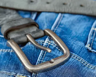 Meghan Markle Wore Cropped Jeans With the Chicest Trainer Trend